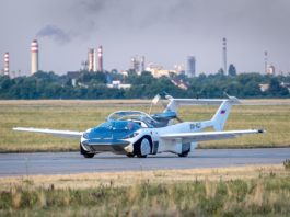 O maşină zburătoare a fost autorizată în Slovacia