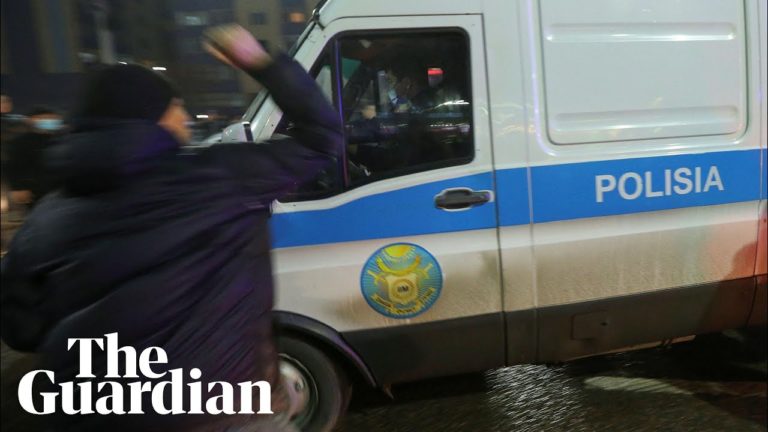 (VIDEO) Guvernul din Kazahstan a demisionat, pe fondul revoltelor cauzate de creștea prețului la combustibil
