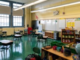 Profesorii de la şcolile publice din Chicago cer măsuri de protecție mai stricte