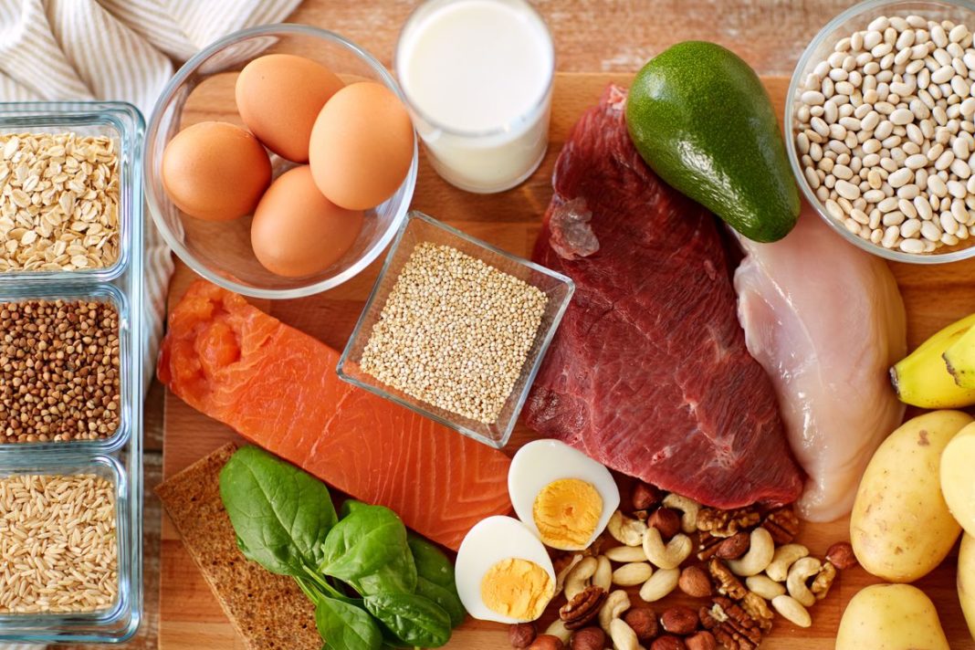 La ce riscuri te expui dacă urmezi o dietă bogată în proteine