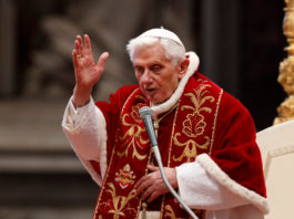 Papa Ratzinger, acuzat că ştia de abuzurile preoţilor pedofili
