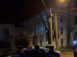 Bărbat reţinut de poliţişti după ce a jefuit o femeie și o adolescentă pe stradă, la Craiova