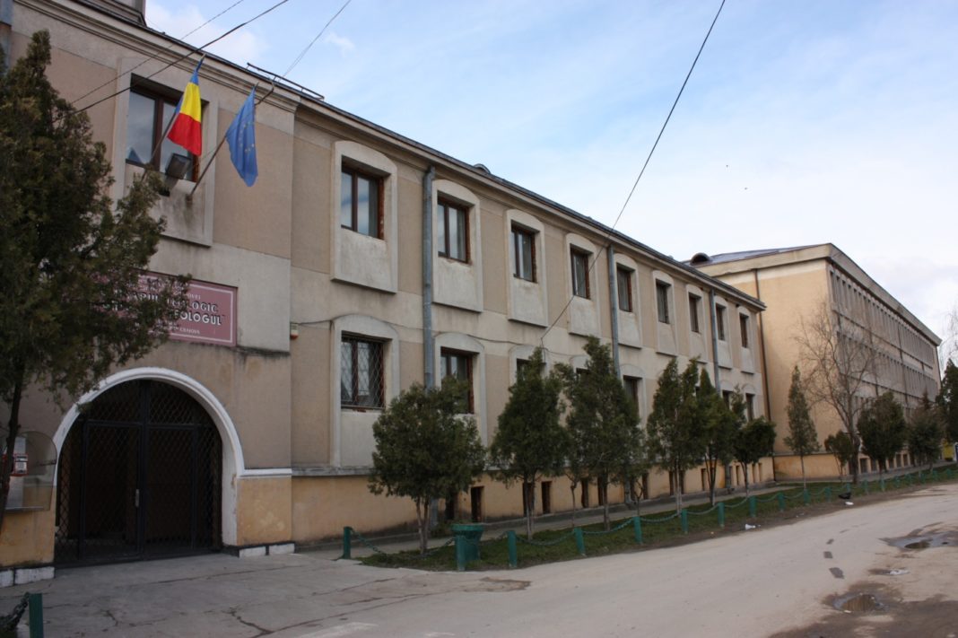 seminar-teologic Seminarul Teologic Craiova, singura unitate școlară din Dolj care ăși desfășoară activitatea online