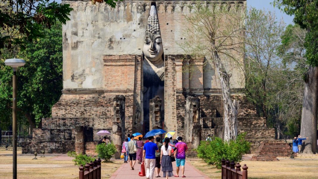 Thailanda renunţă la carantina obligatorie pentru turişti