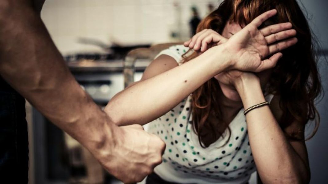 A fost întocmit un dosar penal pentru săvârșirea infracţiunii de violență în familie A fost întocmit un dosar penal pentru săvârșirea infracţiunii de violență în familie