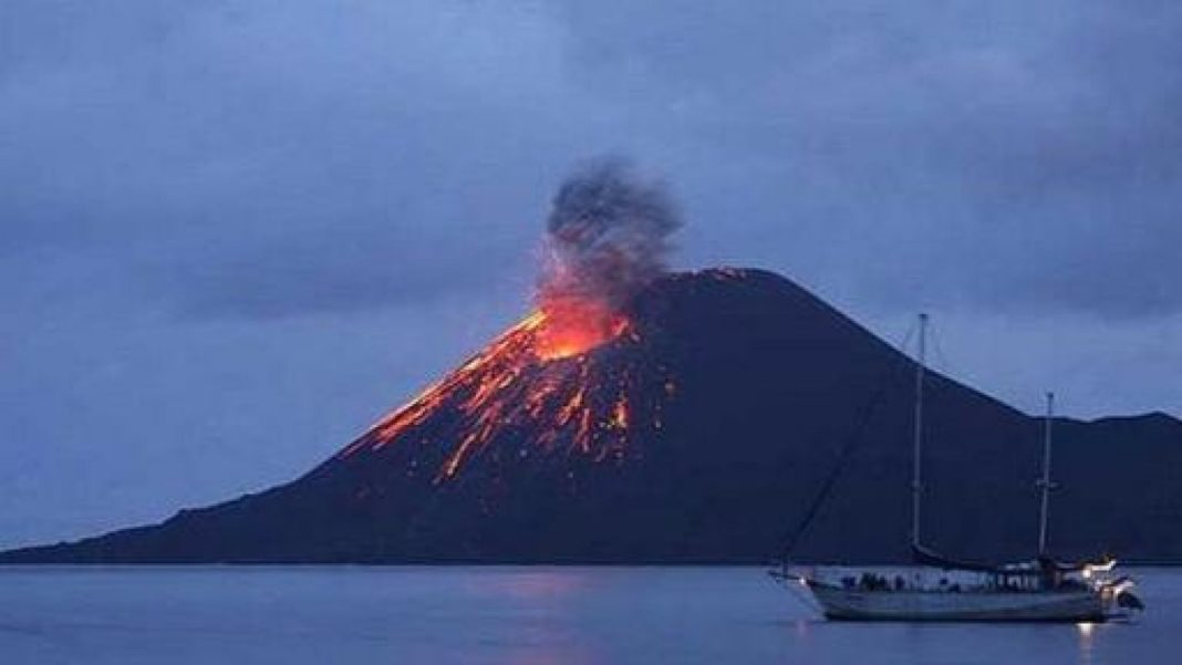 Un vulcan din insulele Galapagos a intrat în erupţie. Specii unice în lume, ameninţate