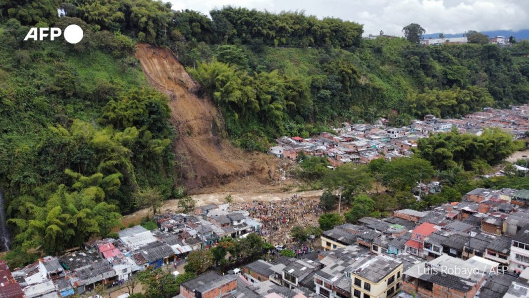 Cel puțin 14 persoane au murit şi 35 au fost rănite după o alunecare de teren în Columbia