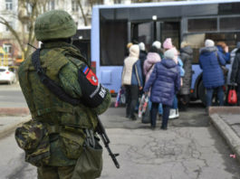 Kievul le cere ucrainenilor să părăsească imediat Rusia