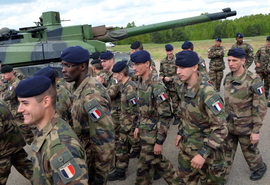 Cei 500 de militari francezi vor ajunge în România în prima jumătate a lunii martie