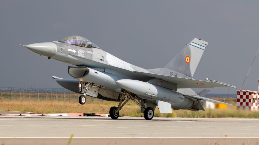 Forţele Aeriene Române execută misiuni deasupra Mării Negre