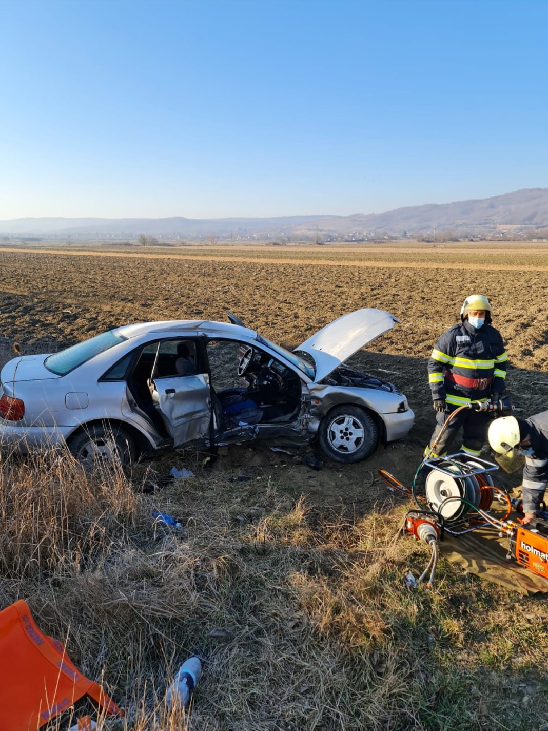 Victimele conștiente, au fost preluate de SAJ și vor fi transportate la UPU Vâlcea