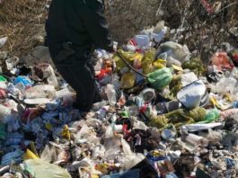 Deșeuri depozitate pe domeniul public la Târgu Jiu