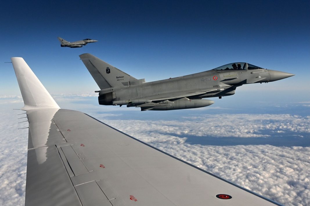 Italia trimite încă 4 avioane de luptă în România