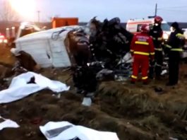 Şapte persoane au murit în urma coliziunii dintre un autocamion, o ambulanţă şi un autoturism