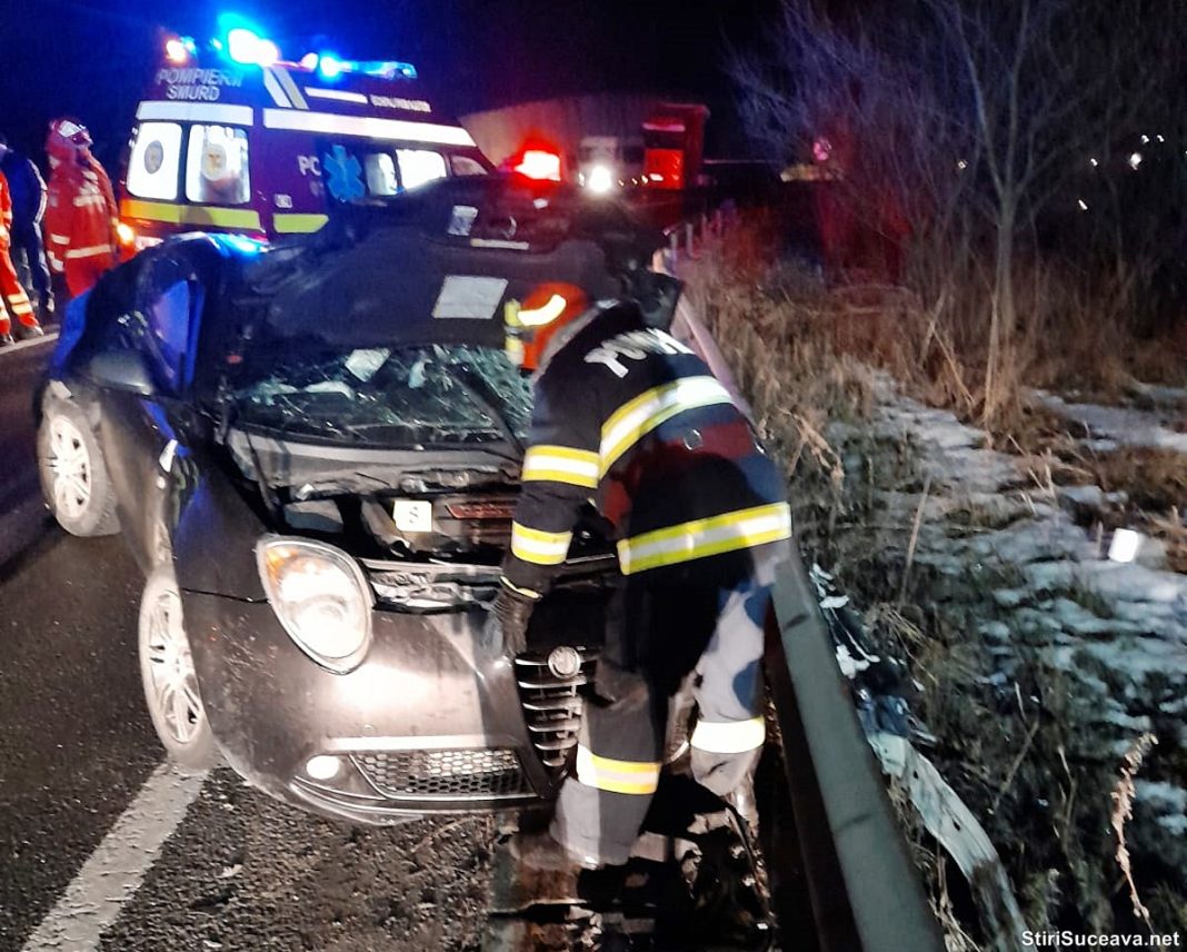 Autoturismul Alfa Romeo a intrat în coliziune cu autocarul în care se aflat zeci de călători