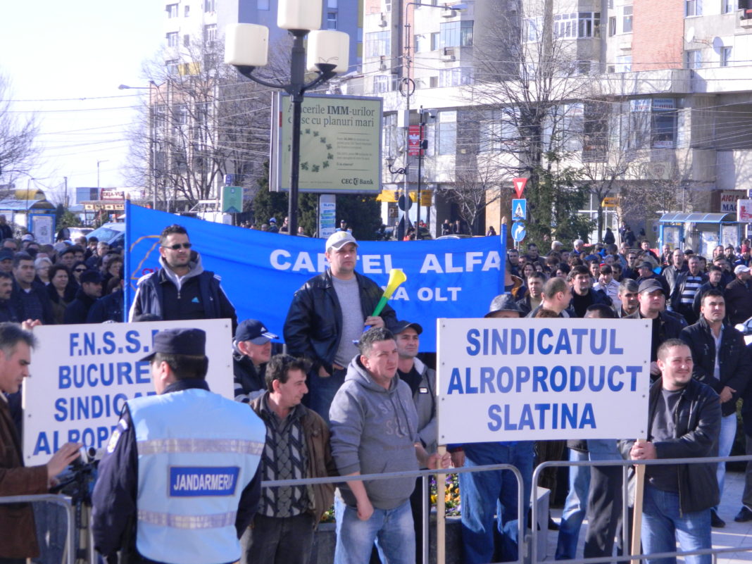 Sindicaliștii din industria aluminiului au mai protestat pentru a-și susține revendicările ( Foto: emnaluloltului.wordpress.com)
