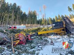 Un muncitor român a murit în Austria strivit de excavatorul pe care lucra