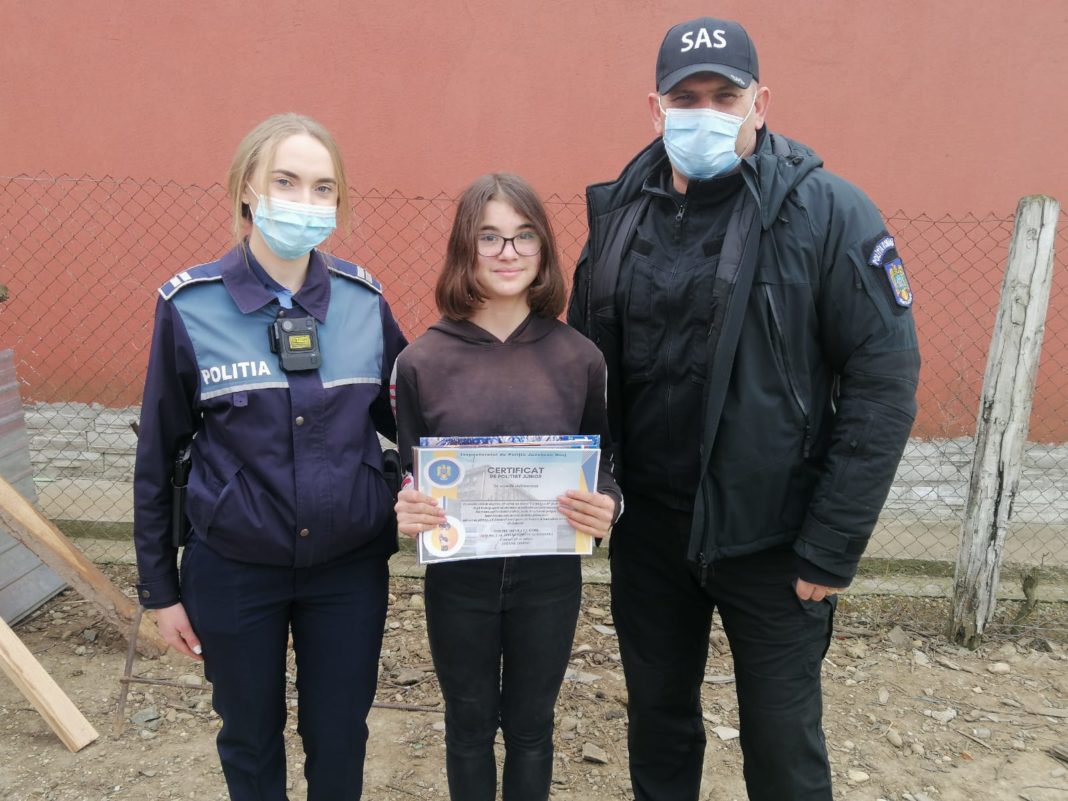 O fetiță care dorește să devină polițistă, premiată de IPJ Gorj