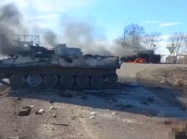 Armata rusă spune că a înconjurat două orașe mari din sudul Ucrainei