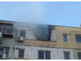 Incendiu într-un bloc, după ce mai mulți oameni au făcut un grătar într-o cameră