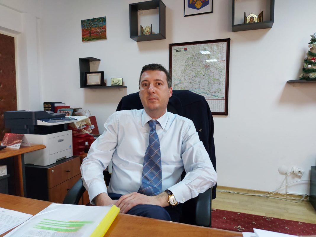 Șeful ISJ Dolj, candidat la funcțiile de director