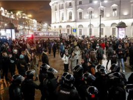Manifestaţii antirăzboi în mai multe oraşe din Rusia