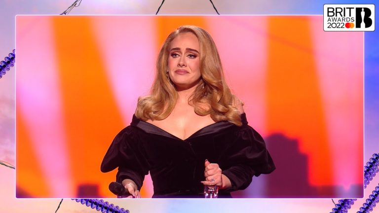 (VIDEO) Adele, marea câştigătoare a galei Brit Awards 2022