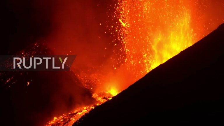 (VIDEO) Erupție spectaculoasă a vulcanului Etna din Sicilia