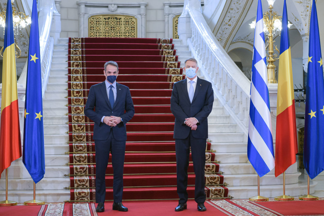 Klaus Iohannis l-a primit pe prim-ministrul Greciei, Kyriakos Mitsotakis, la Cotroceni