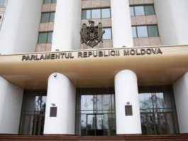 Percheziții la Chișinău, la 13 foști parlamentari acuzați de îmbogățire ilicită