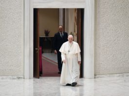 Papa Francisc s-a dus la ambasada Rusiei pe lângă Sfântul Scaun