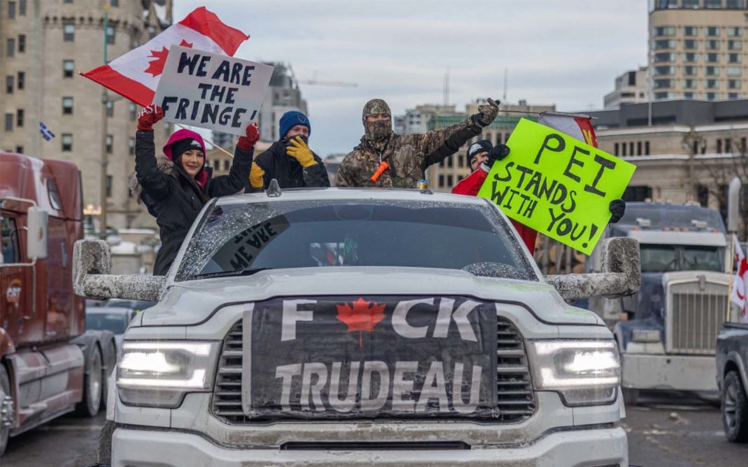 Protestul antivaccinare al camionagiilor din Canada se prelungeşte şi se extinde