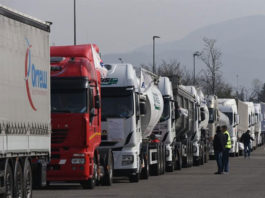 Șoferii de camioane din Italia protestează față de creșterea prețurilor la combustibil