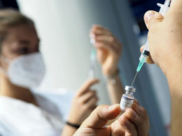 Persoanele care vaccinează, dar nu înscriu în RENV vor fi amendate