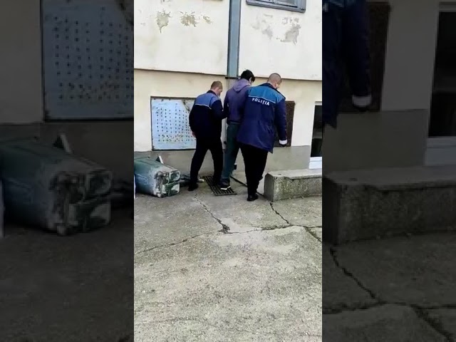 (VIDEO) Dolj: Reținut pentru încălcarea ordinului de protecție