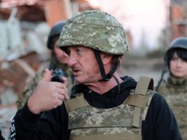 Actorul şi regizorul american Sean Penn s-a dus în Ucraina să filmeze invazia rusească