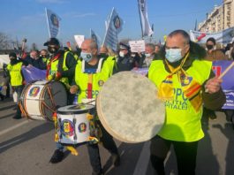 Sindicatele din Poliţie protestează în faţa Guvernului