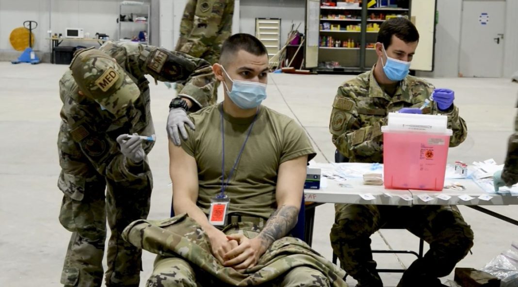 Armata SUA începe concedierea soldaţilor care refuză să se vaccineze anti-Covid