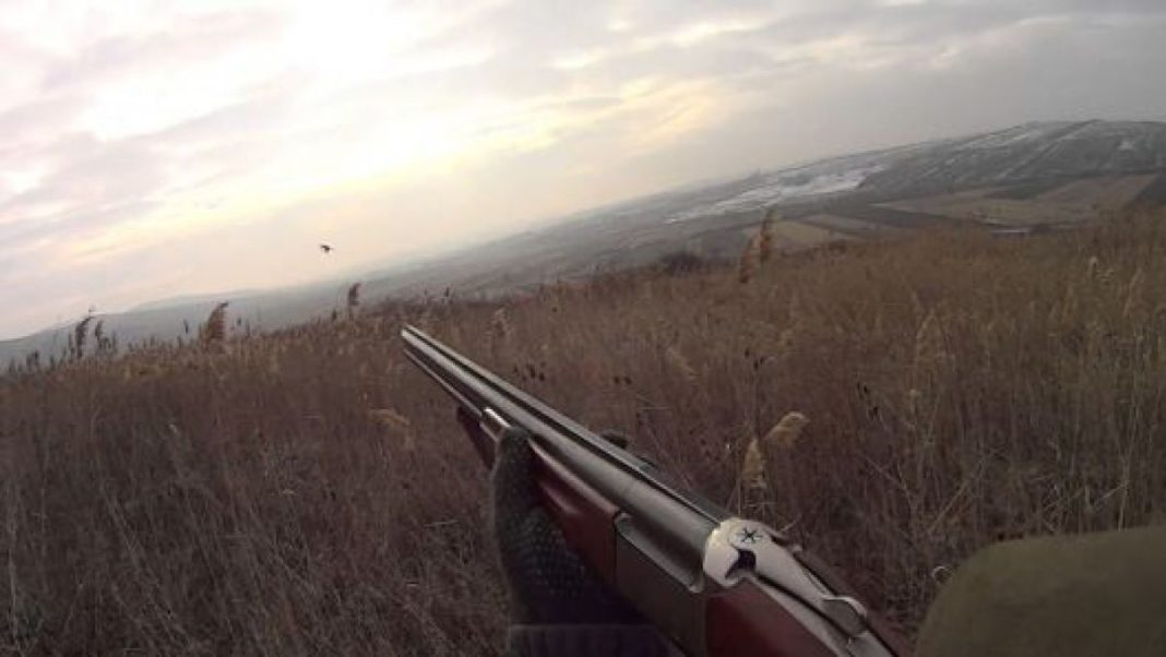 Bărbat împușcat de un vânător care l-a confundat cu un fazan
