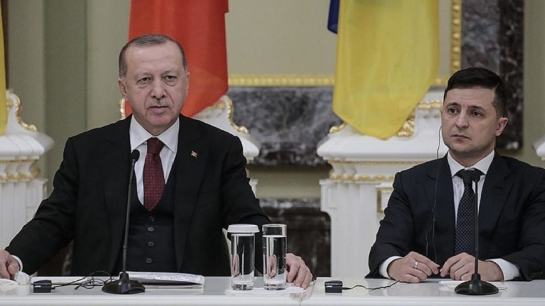 Președintele ucrainian Volodimir Zelenski și președintele Turciei, R.T. Erdogan