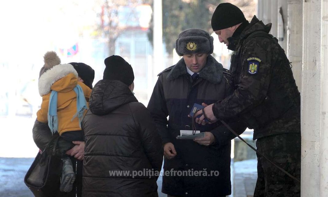 De la declanşarea acestei crize, până la data de 15 martie, ora 24,00, la nivel naţional, au intrat în România 440.998 cetăţeni ucraineni