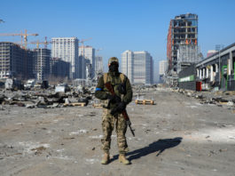 Armata rusă se retrage din zona Kievului, potrivit CNN