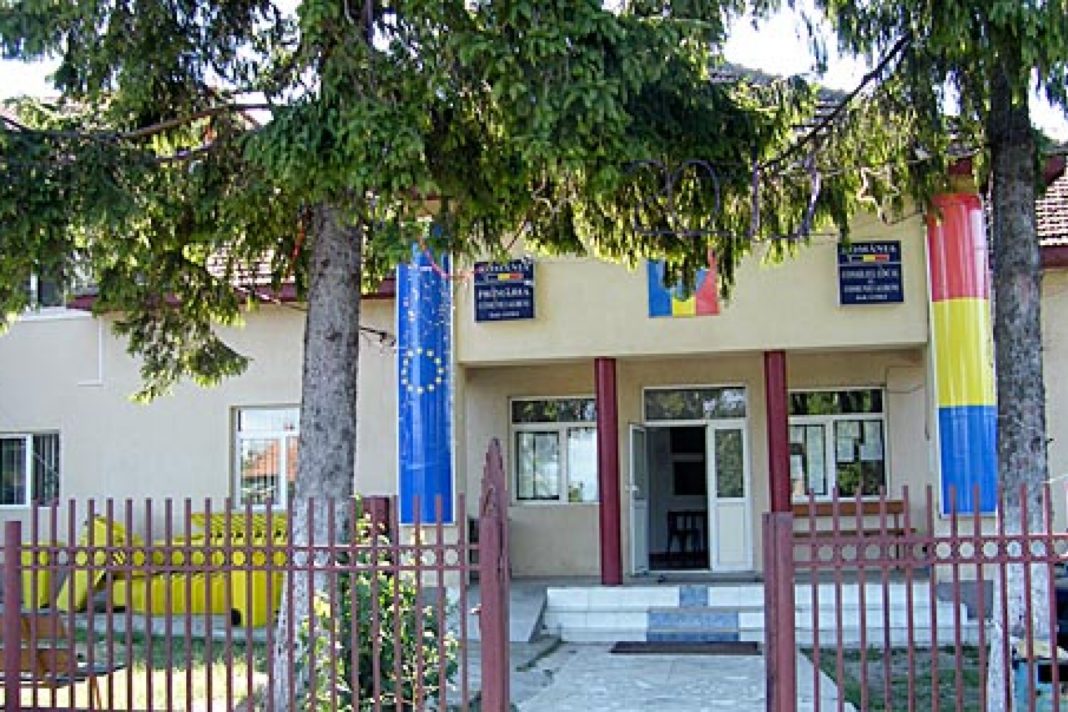 Între primarul din Albeni și o subordonată a avut loc un conflict