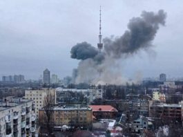 (VIDEO) Turnul de televizune din Kiev a fost lovit de rachete