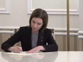 (VIDEO) Maia Sandu a semnat cererea de aderare a Republicii Moldova la UE