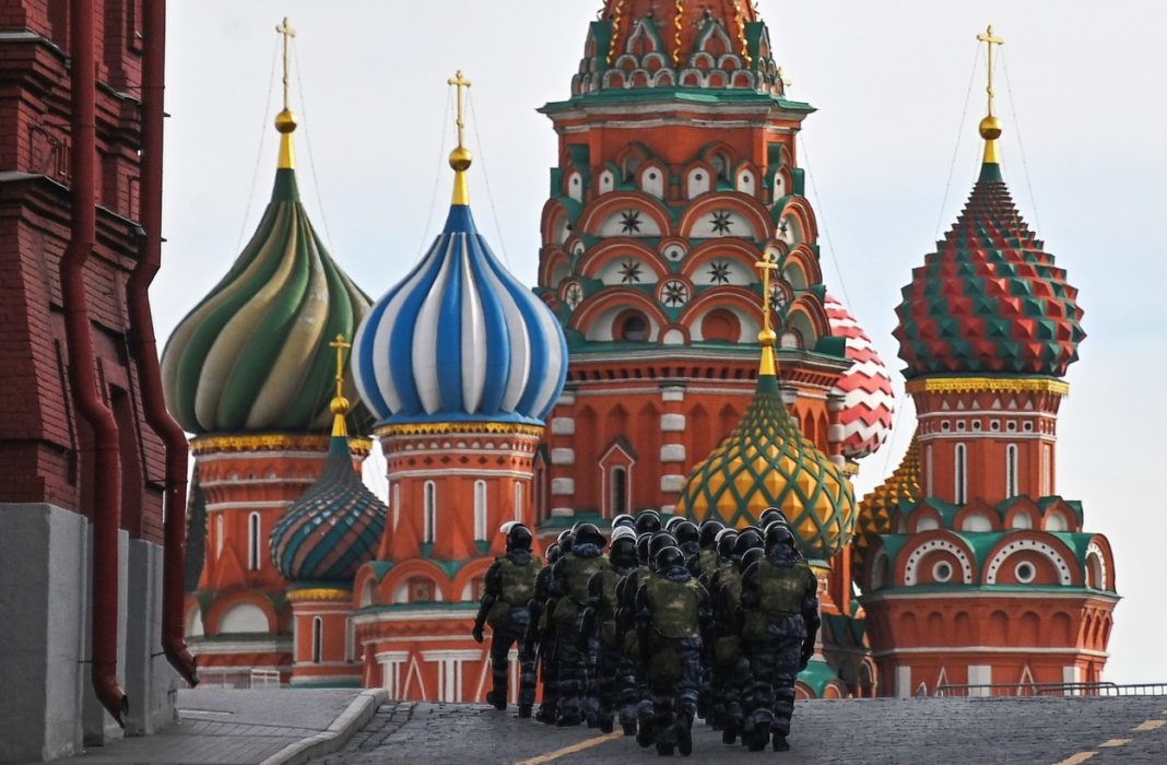 Kremlinul spune că foarte mulți oameni din Rusia se arată a fi „trădători”