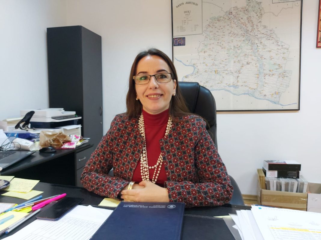 Oana Zaharie, inspector şcolar general adjunct şi preşedintele comisiei judeţene de concurs pentru ocuparea funcţiilor de director