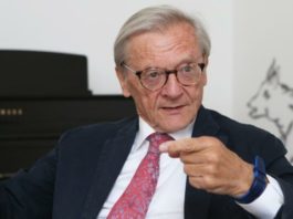 Fostul cancelar austriac Wolfgang Schüssel demisionează din poziţia deţinută în conducerea Lukoil