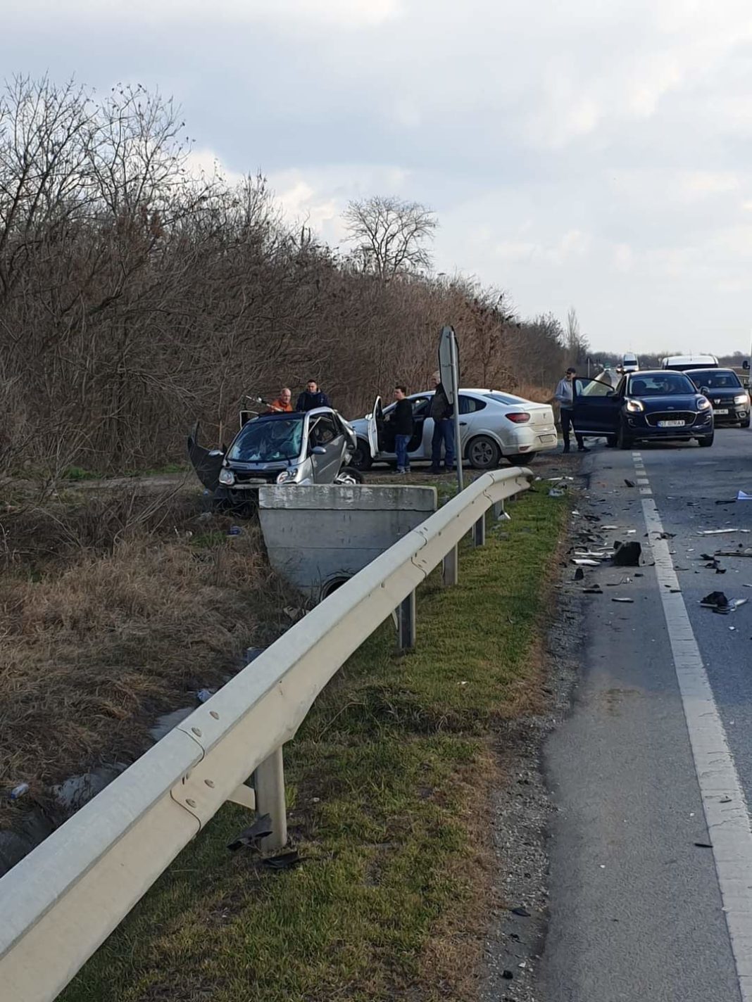 Dolj: Impact între un autoturism şi un ansamblu de vehicule