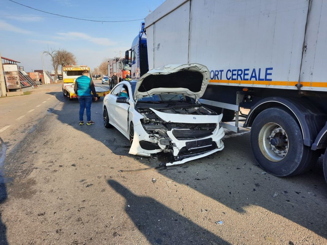 Olt: O şoferiţă a ajuns la spital după un accident la Balş
